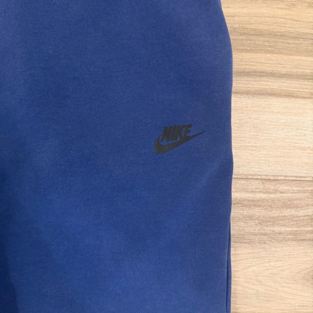 Nike sportswear tech